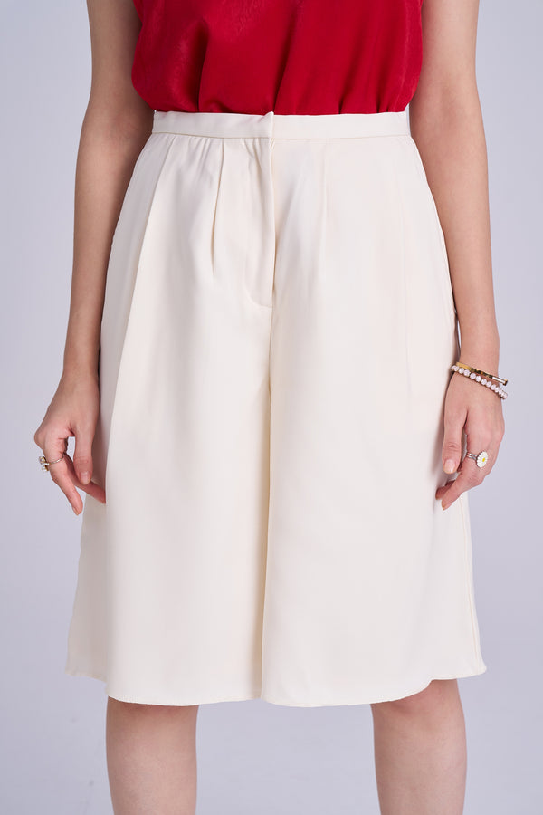 Off-White Pleated Shorts | Loose Fit Pleated Bermuda Shorts