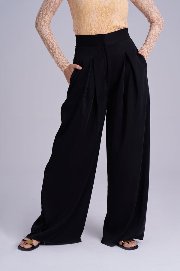 Luxurious Korean Venta black pleated  Palazzo | Elegant Stylish High-Waist Palazzos